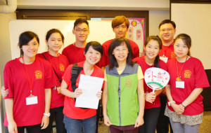 2014年4月26日、27日，在台灣雷藏寺所舉行的首屆「大專超生命活力成長營」，由真佛宗博士教授團授課，精彩成功。圖為義工與學員們合影。