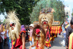 印尼巴達維文化嘉年華神獸陣頭吸睛