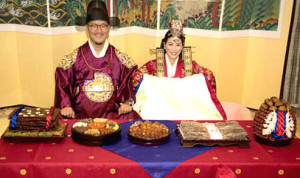 許茹芸在首爾舉行韓國傳統婚禮，幸福滿滿。p1022-a8-02