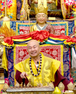 2014年9月20日，蓮生法王主持美國西雅圖雷藏寺週末同修會，同修本尊為地藏王菩薩。圖為盧師尊。p1023-05-01