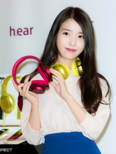 日前，某品牌在首爾中區朝鮮酒店舉行新品發布會，韓國歌手IU出席該活動。p1077-a5-04