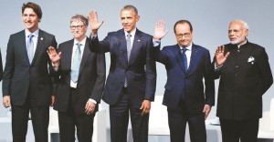 圖左起加拿大總理杜魯道、比爾蓋茲、美國歐巴馬總統、法國總統歐蘭德及印度總理合影p1085-a4-01a