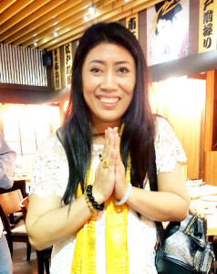 圖為連中48次彩票大獎的泰國女善信Miss Ying p1105-01-03