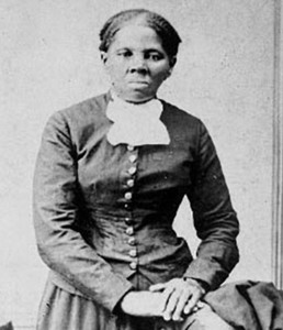 美國財政部官員日前宣布，南北戰爭時解救3百名黑奴的哈莉特．塔布曼（Harriet Tubman）肖像將會出現在20美元新鈔上。塔布曼成為美國貨幣史上首位非裔美國女性。p1105-a2-02b