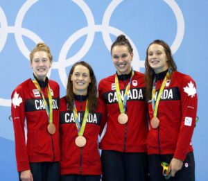 女子泳賽400公尺自由式接力加拿大選手奪銅牌p1121-a1-14