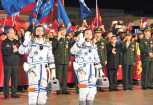 太空人景海鵬(右)和陳冬(左)p1131-a1-12