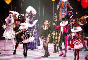 演唱會宛如一場百老匯大型歌舞表演音樂劇p1132-a8-02