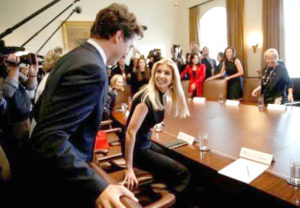 加拿大總理杜魯道與女企業家們進行圓桌會議p1148-a1-09