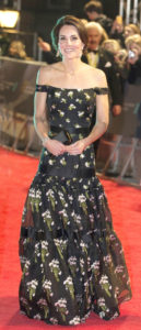 第70屆英國影藝學院電影獎 BAFTA 素有「英國奧斯卡」之稱，自然也是女星們爭相比美的時尚戰場，除了艾瑪史東、妮可基嫚等大咖女星，英國王妃凱特也性感優雅現身紅毯！p1148-a5-04