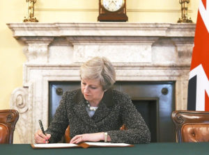 英國首相梅伊簽署脫離歐盟的信函p1154-a4-05