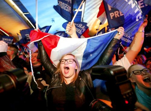 法國選民支持者歡呼 p1160-a1-06