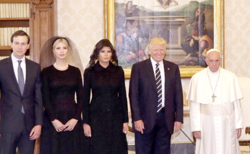 教宗與美國總統川普夫婦及第一千金伊凡卡夫婦合影 1162-a1-03