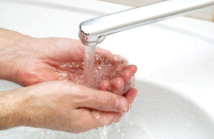 世界衛生組織則指出，洗手需要多花至少42.5秒，平均減少的細菌量較多。 p1162-a6-07