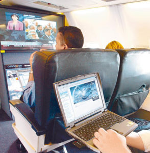 美國禁止旅客攜帶筆電上機艙對商務旅客尤其會造成極大不便。 p1163-a4-05Web Only