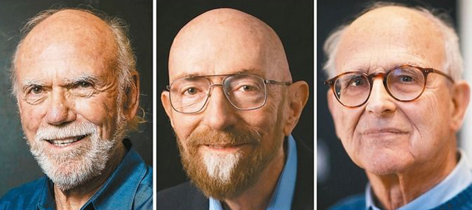 今年諾貝爾物理獎由美國三名天文物理學家共同獲得，由左至右為貝里許、索恩及魏斯。