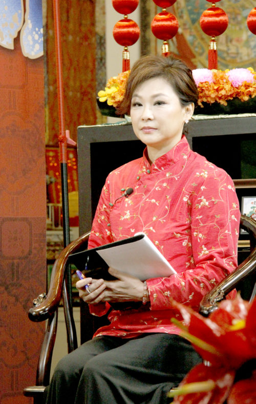 中天電視台新春節目主持人張月麗小姐
