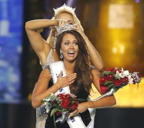 卡拉孟德贏得美國小姐后冠