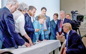G7峰會與會各國領袖與美國總統川普交流