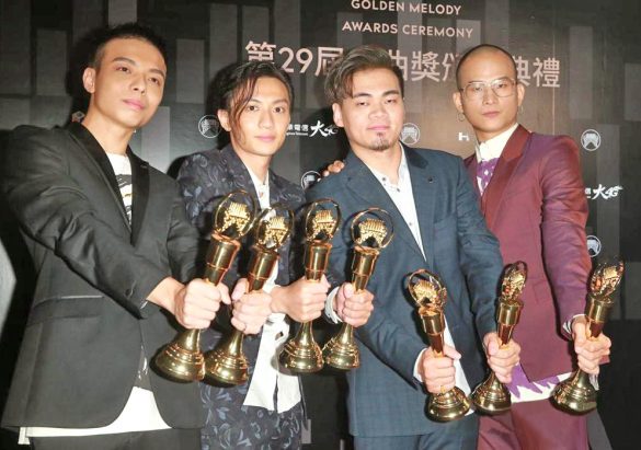 「茄子蛋」獲得最佳新人獎 及最佳台語專輯獎