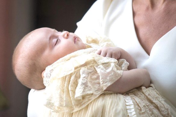 英國王室新成員路易小王子睡著模樣討喜、可愛。